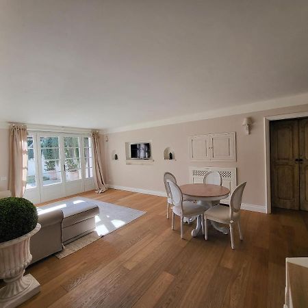 Suite Indipendente In Villa ฟอร์เมลโล ภายนอก รูปภาพ