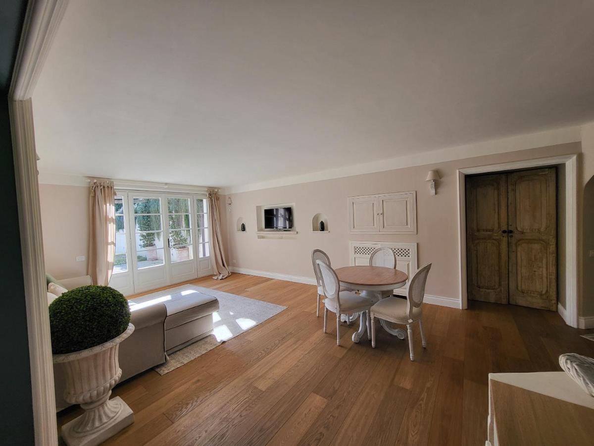 Suite Indipendente In Villa ฟอร์เมลโล ภายนอก รูปภาพ