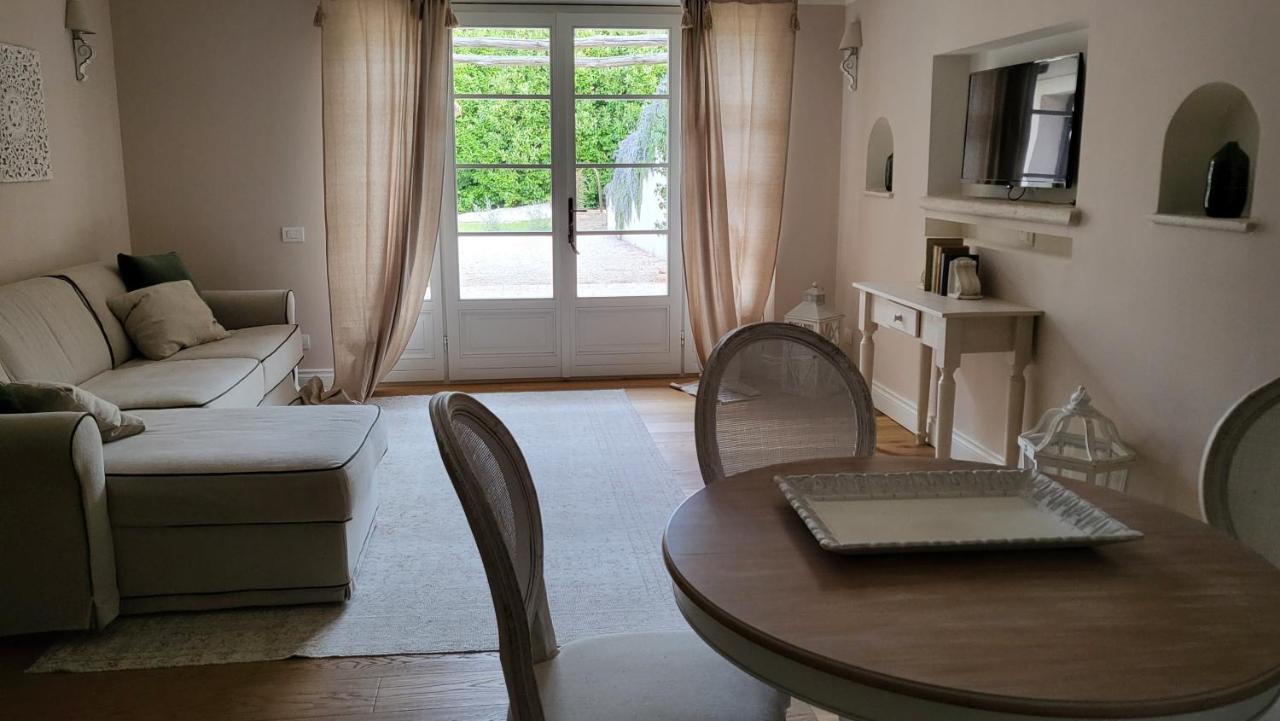 Suite Indipendente In Villa ฟอร์เมลโล ภายนอก รูปภาพ